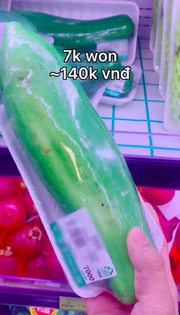 Check nhanh giá trái cây Việt trong siêu thị Hàn Quốc, anh chàng tá hoả khi thấy mức giá khó thở - Ảnh 9. Check nhanh giá trái cây Việt trong siêu thị Hàn Quốc, anh chàng tá hoả khi thấy mức giá khó thở - Ảnh 9.