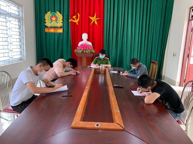 Nghệ An: Phạt 60 triệu đồng 4 thanh niên tụ tập ăn nhậu mùa dịch - Ảnh 2.