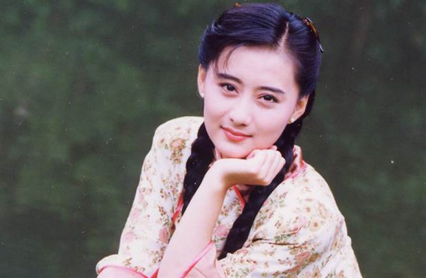 Thời gian hẳn đã bỏ quên mỹ nữ đẹp nhất phim Quỳnh Dao: U50 vẫn trẻ hú hồn nhưng cớ sao tự hủy sự nghiệp thế này? - Ảnh 4.