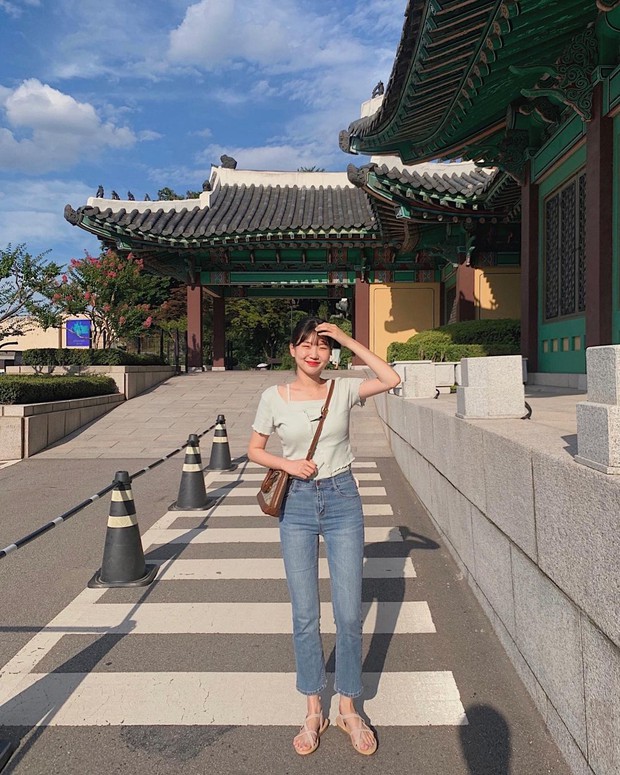 Không biết mình hợp mặc quần hay váy, mời bạn thử ngay công thức đo tỉ lệ cơ thể vàng để diện đồ ngày càng hack dáng - Ảnh 3. Không biết mình hợp mặc quần hay váy, mời bạn thử ngay công thức đo tỉ lệ cơ thể vàng để diện đồ ngày càng hack dáng - Ảnh 3.