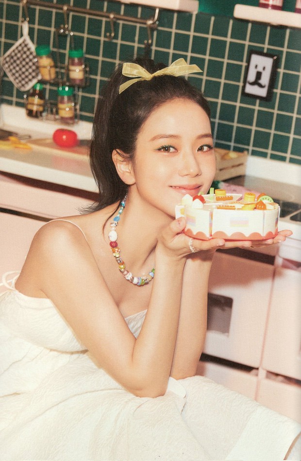 Hậu trường phô diễn visual mới toanh của BLACKPINK: Jisoo sexy lạ quá, mê nhất Jennie vì vừa ngây thơ vừa sexy xịt máu - Ảnh 13.