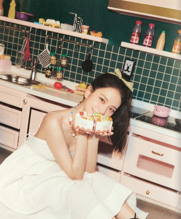 Hậu trường phô diễn visual mới toanh của BLACKPINK: Jisoo sexy lạ quá, mê nhất Jennie vì vừa ngây thơ vừa sexy xịt máu - Ảnh 15.