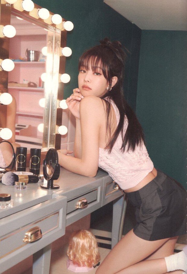 Hậu trường phô diễn visual mới toanh của BLACKPINK: Jisoo sexy lạ quá, mê nhất Jennie vì vừa ngây thơ vừa sexy xịt máu - Ảnh 8.