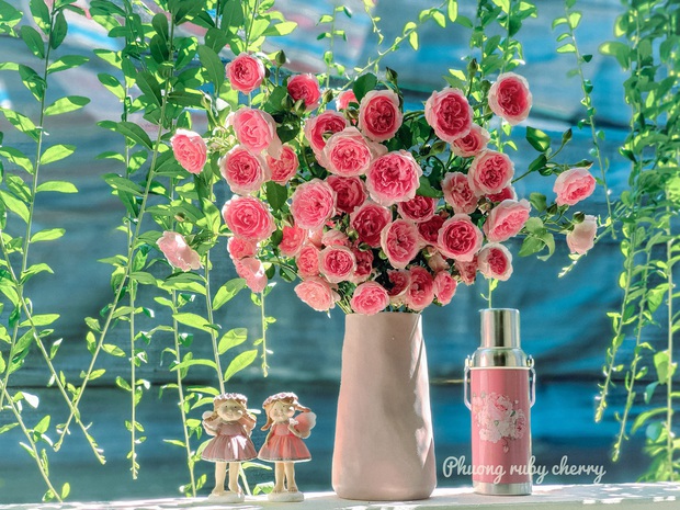 Nữ nhân viên văn phòng gây xuýt xoa vì cắm hoa đẹp mê như ảnh Pinterest, sắm hơn trăm chiếc bình để thỏa mãn đam mê - Ảnh 11.