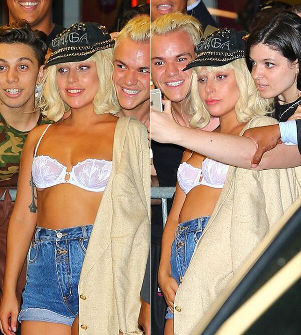 Câu hỏi bí ẩn: Áo lót của Lady Gaga ở đâu? - Ảnh 3.