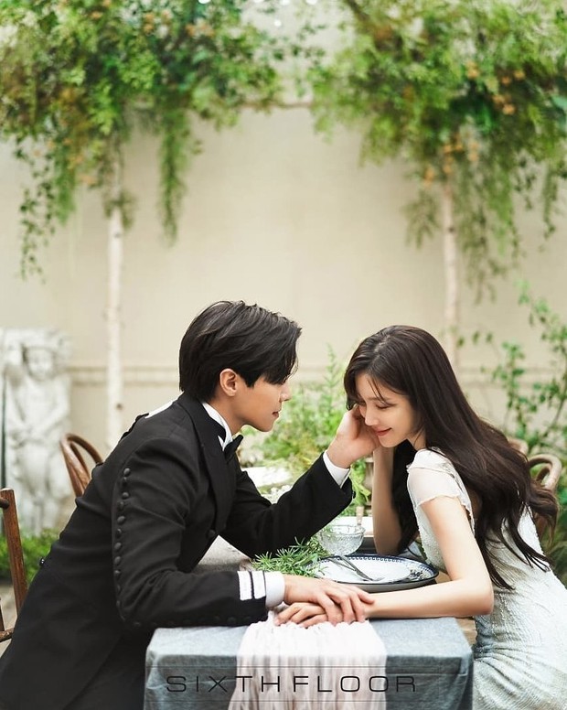 Ngây ngất ảnh cưới của cặp đôi hot nhất Penthouse: “Bà cả” Lee Ji Ah đẹp nao lòng, tình tứ đến lịm tim với “Logan Lee” - Ảnh 9.