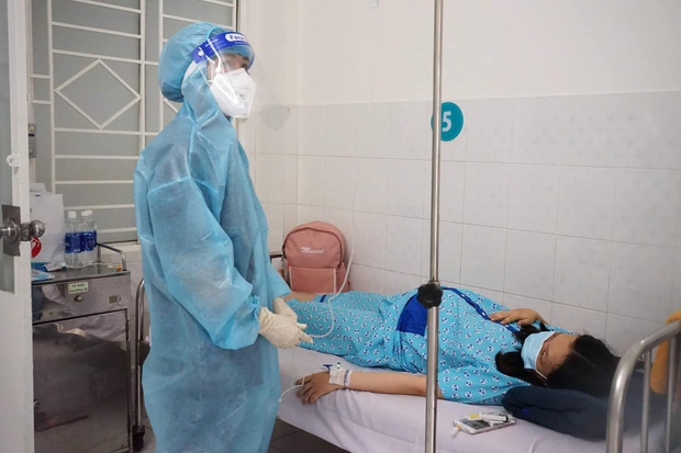 Bên trong bệnh viện điều trị nhiều sản phụ mắc Covid-19 nhất TP.HCM - Ảnh 4.