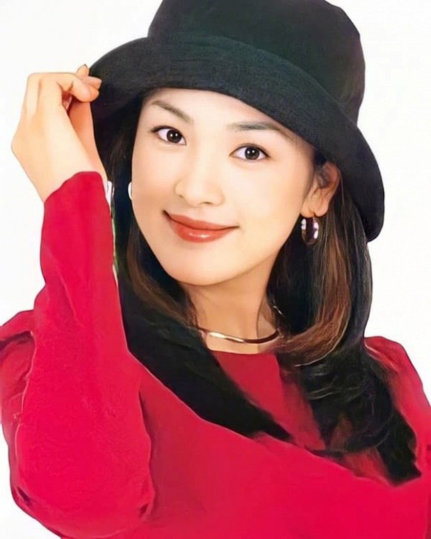 Sẽ như thế nào nếu Song Hye Kyo trở về thời xì-tin dâu như 20 năm trước? - Ảnh 4. Sẽ như thế nào nếu Song Hye Kyo trở về thời xì-tin dâu như 20 năm trước? - Ảnh 4.