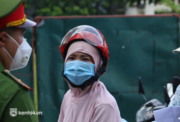 Hà Nội: Nhiều người bị yêu cầu quay xe vì không có lịch trực - Ảnh 3. Hà Nội: Nhiều người bị yêu cầu quay xe vì không có lịch trực - Ảnh 3.