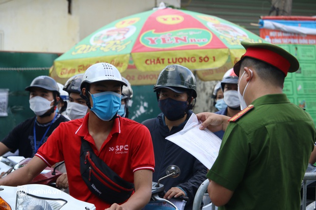 Hà Nội: Nhiều người bị yêu cầu quay xe vì không có lịch trực - Ảnh 14. Hà Nội: Nhiều người bị yêu cầu quay xe vì không có lịch trực - Ảnh 14.