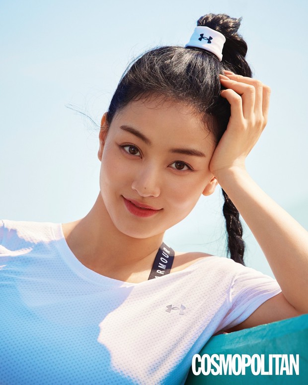 Seohyun đột nhiên bị fan TWICE tố cười nhạo, khinh miệt Jihyo khi ném hình hậu bối xuống đất: Chuyện gì đang xảy ra? - Ảnh 4. Seohyun đột nhiên bị fan TWICE tố cười nhạo, khinh miệt Jihyo khi ném hình hậu bối xuống đất: Chuyện gì đang xảy ra? - Ảnh 4.