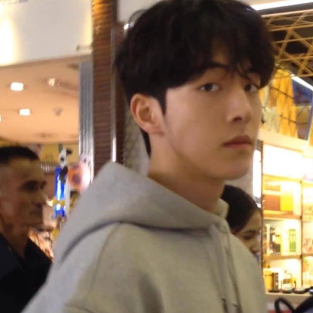 Thử chụp lén dàn tài tử Hàn: Hyun Bin khí chất nghẹt thở, Lee Min Ho chân siêu dài, Lee Dong Wook - Park Seo Joon đẹp điên lên - Ảnh 6. Thử chụp lén dàn tài tử Hàn: Hyun Bin khí chất nghẹt thở, Lee Min Ho chân siêu dài, Lee Dong Wook - Park Seo Joon đẹp điên lên - Ảnh 6.