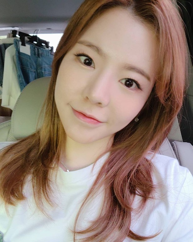 Nhan sắc của SNSD ngày mới ra mắt và bây giờ: Yoona - Taeyeon xứng danh nữ thần, loạt thành viên kém sắc lột xác thấy rõ - Ảnh 34. Nhan sắc của SNSD ngày mới ra mắt và bây giờ: Yoona - Taeyeon xứng danh nữ thần, loạt thành viên kém sắc lột xác thấy rõ - Ảnh 34.