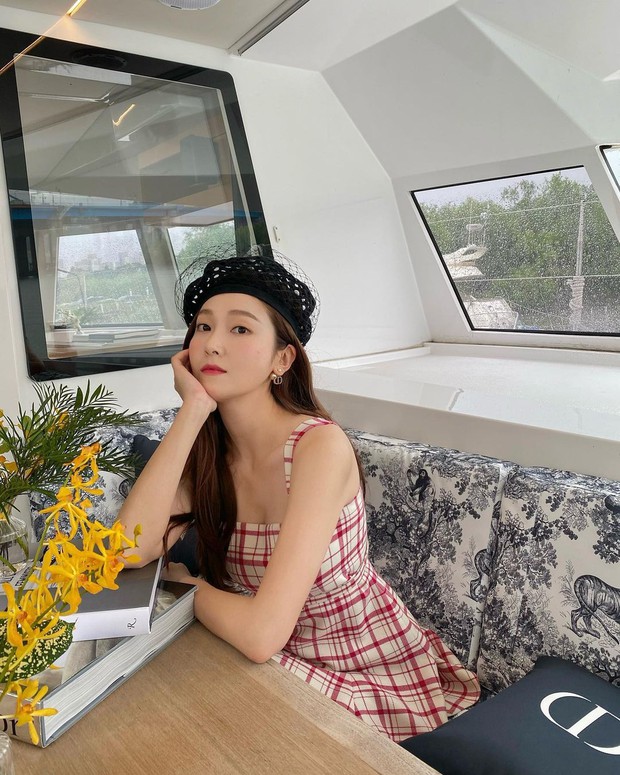 Nhan sắc của SNSD ngày mới ra mắt và bây giờ: Yoona - Taeyeon xứng danh nữ thần, loạt thành viên kém sắc lột xác thấy rõ - Ảnh 48. Nhan sắc của SNSD ngày mới ra mắt và bây giờ: Yoona - Taeyeon xứng danh nữ thần, loạt thành viên kém sắc lột xác thấy rõ - Ảnh 48.