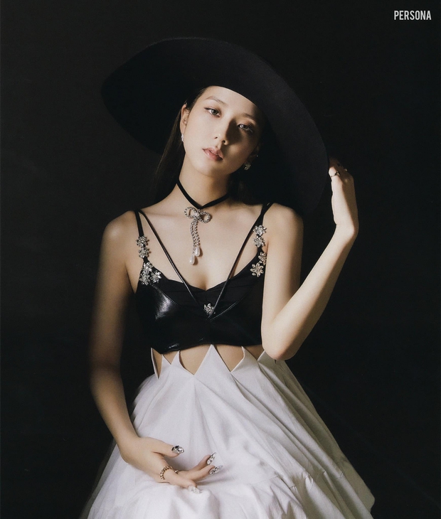 Xả ảnh HD chưa từng công bố của BLACKPINK: Choáng khi zoom cận mặt Jennie, Jisoo o ép vòng 1 đè bẹp thánh body Lisa - Rosé - Ảnh 9. Xả ảnh HD chưa từng công bố của BLACKPINK: Choáng khi zoom cận mặt Jennie, Jisoo o ép vòng 1 đè bẹp thánh body Lisa - Rosé - Ảnh 9.