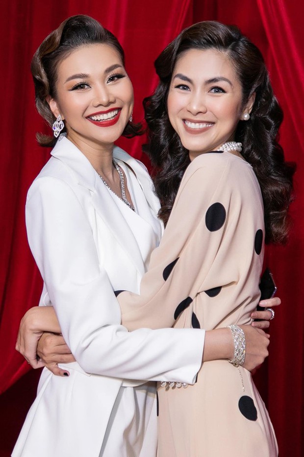 Dàn sao nữ Vbiz đôi ba lần chung khung hình: Đường cong của Chi Pu - Ngọc Trinh có huých đổ bộ đôi cuối cùng? - Ảnh 6. Dàn sao nữ Vbiz đôi ba lần chung khung hình: Đường cong của Chi Pu - Ngọc Trinh có huých đổ bộ đôi cuối cùng? - Ảnh 6.