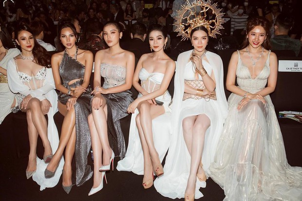 Dàn sao nữ Vbiz đôi ba lần chung khung hình: Đường cong của Chi Pu - Ngọc Trinh có huých đổ bộ đôi cuối cùng? - Ảnh 13. Dàn sao nữ Vbiz đôi ba lần chung khung hình: Đường cong của Chi Pu - Ngọc Trinh có huých đổ bộ đôi cuối cùng? - Ảnh 13.