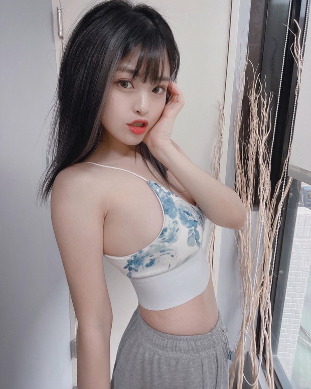 Nữ YouTuber nóng bỏng vội vàng phân trần khi clip massage vòng 1 bị đánh cắp, ghép vào quảng cáo bẩn - Ảnh 3.