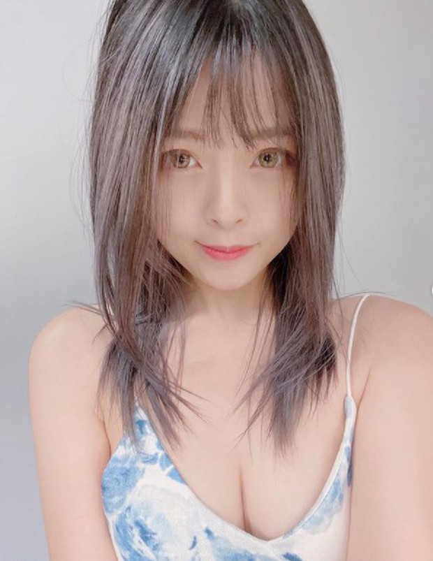 Nữ YouTuber nóng bỏng vội vàng phân trần khi clip massage vòng 1 bị đánh cắp, ghép vào quảng cáo bẩn - Ảnh 4.