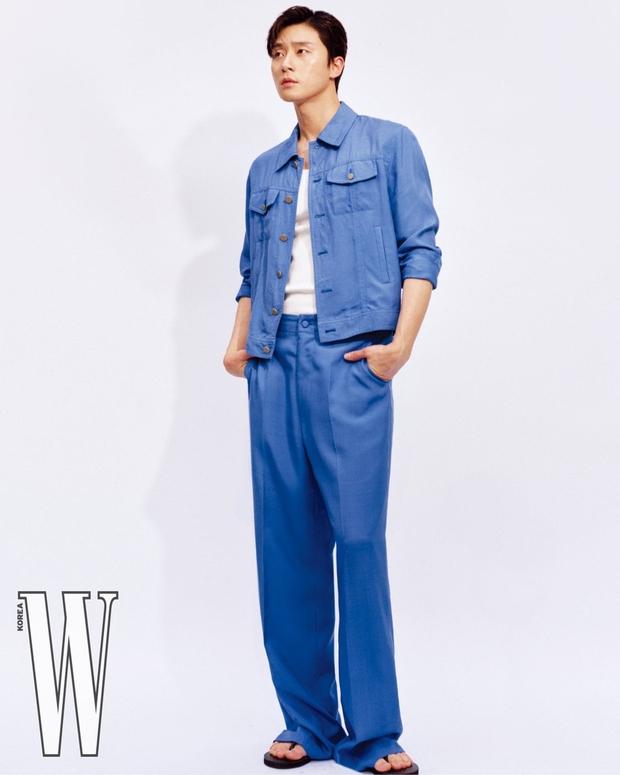 Gần 3 triệu người phát cuồng vì ảnh Park Seo Joon... ngồi ghế, tất cả chỉ dán mắt vào 1 bộ phận này của tài tử Captain Marvel - Ảnh 4. Gần 3 triệu người phát cuồng vì ảnh Park Seo Joon... ngồi ghế, tất cả chỉ dán mắt vào 1 bộ phận này của tài tử Captain Marvel - Ảnh 4.