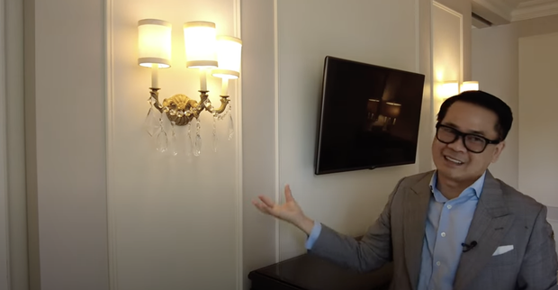 Thái Công chê cái ghế, cái đèn và nội thất khách sạn đắt đỏ ở New York không xịn như villa mình thiết kế - Ảnh 5. Thái Công chê cái ghế, cái đèn và nội thất khách sạn đắt đỏ ở New York không xịn như villa mình thiết kế - Ảnh 5.