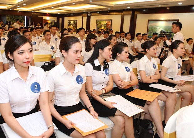 Không phải Vietnam Airlines, 1 hãng bay khác ở Việt Nam nổi tiếng tuyển tiếp viên cực gắt: Ngoại hình A+, tỷ lệ chọi cao muốn xỉu - Ảnh 5. Không phải Vietnam Airlines, 1 hãng bay khác ở Việt Nam nổi tiếng tuyển tiếp viên cực gắt: Ngoại hình A+, tỷ lệ chọi cao muốn xỉu - Ảnh 5.
