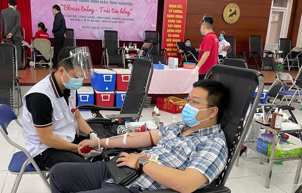 Thủ tướng: Chưa tổ chức hiến máu tình nguyện tại địa phương áp dụng Chỉ thị 16 - Ảnh 1.