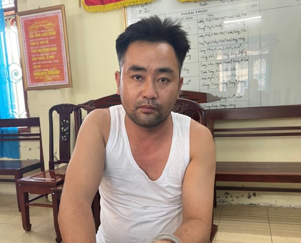 Vụ người phụ nữ bị chém dã man trong nhà nghỉ: Nạn nhân đang mang thai, hung thủ trốn truy nã 13 năm về tội giết người - Ảnh 2. Vụ người phụ nữ bị chém dã man trong nhà nghỉ: Nạn nhân đang mang thai, hung thủ trốn truy nã 13 năm về tội giết người - Ảnh 2.