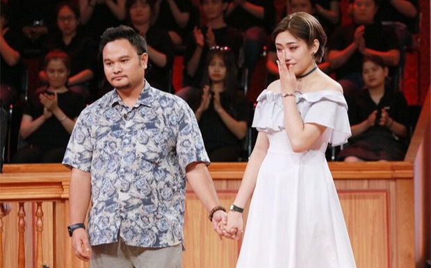 Vinh Râu trước status bóng gió ai đó vũ phu và thích mặc váy của vợ cũ: Chắc có gì đó hiểu lầm! - Ảnh 1. Vinh Râu trước status bóng gió ai đó vũ phu và thích mặc váy của vợ cũ: Chắc có gì đó hiểu lầm! - Ảnh 1.