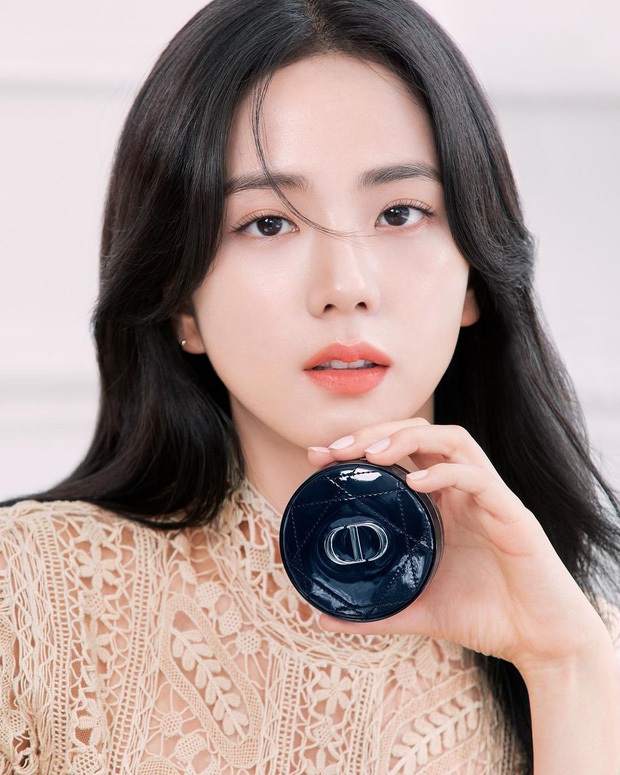 5 năm và 4 cái nhất giúp BLACKPINK thống trị 1 đế chế: Kỷ lục kỳ tích quy mô thế giới, từ trùm MXH đến nhóm nhạc hệ đại sứ xa xỉ - Ảnh 20. 5 năm và 4 cái nhất giúp BLACKPINK thống trị 1 đế chế: Kỷ lục kỳ tích quy mô thế giới, từ trùm MXH đến nhóm nhạc hệ đại sứ xa xỉ - Ảnh 20.