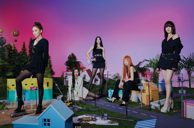 Khen ngợi concept mới của Red Velvet nhưng Knet vẫn khó chịu khi Irene ở vị trí trung tâm, lại còn mặc đồ nổi nhất nhóm - Ảnh 1.