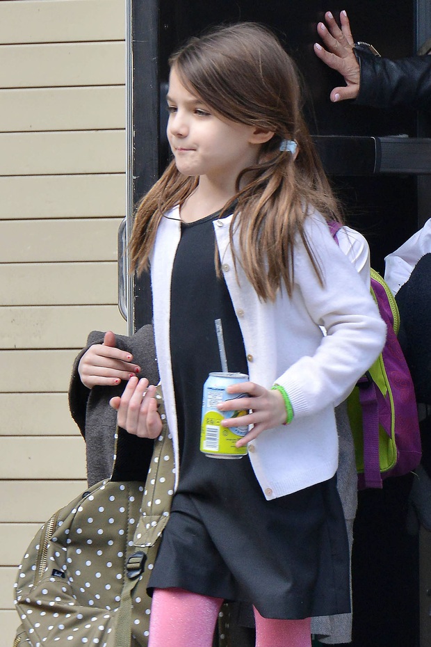 Suri Cruise: The hottest girl from Hollywood turned into a princess abandoned by Tom Cruise for 9 years, puberty made many people embarrassed - Photo 9.