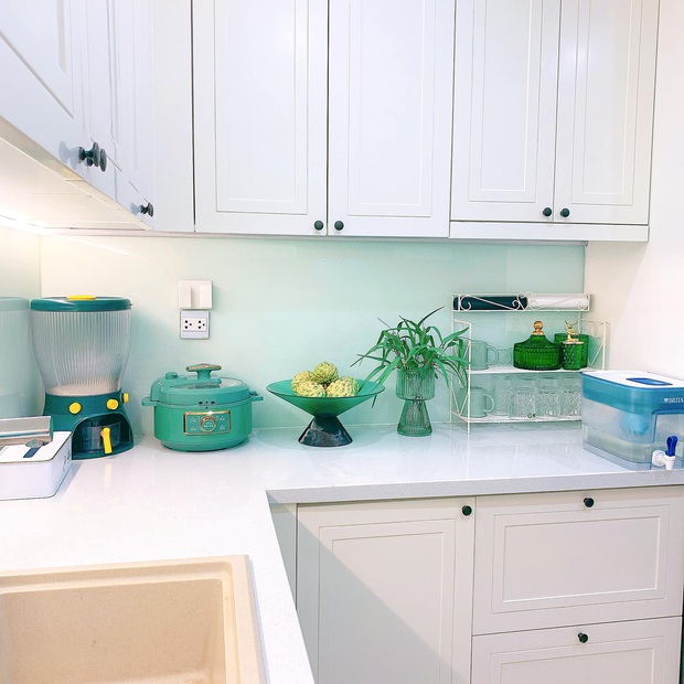 Tips vệ sinh bếp của cô nàng mất ngủ nếu bếp chưa sạch: Nhìn căn bếp tinh tươm như mới là biết toàn tips xịn - Ảnh 2.