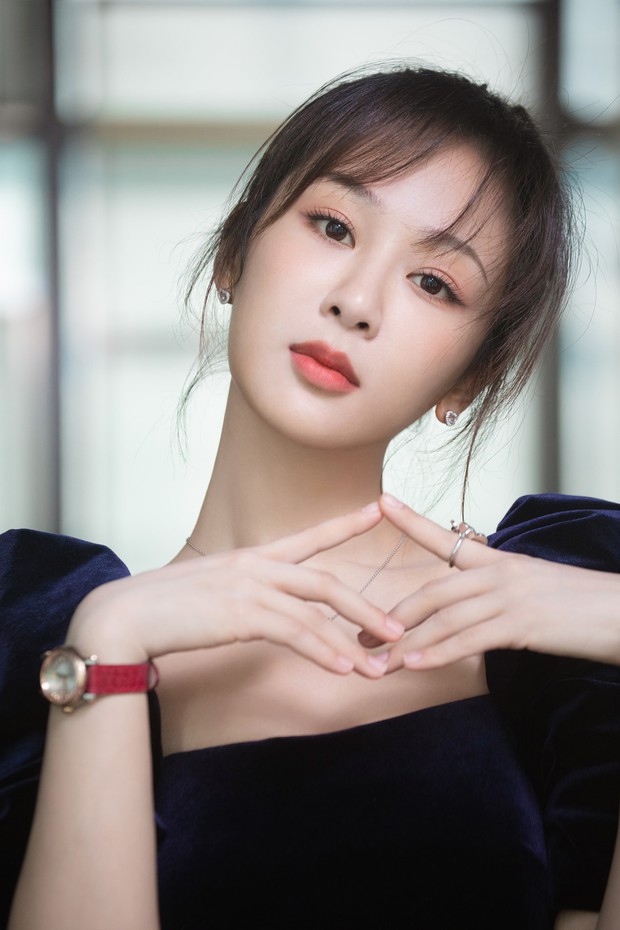 Lộ quá khứ đen tối của Dương Tử: Đu trend tóc sư tử nhìn mà choáng nặng, tay không bắt ếch chả kém trai tráng? - Ảnh 1. Lộ quá khứ đen tối của Dương Tử: Đu trend tóc sư tử nhìn mà choáng nặng, tay không bắt ếch chả kém trai tráng? - Ảnh 1.