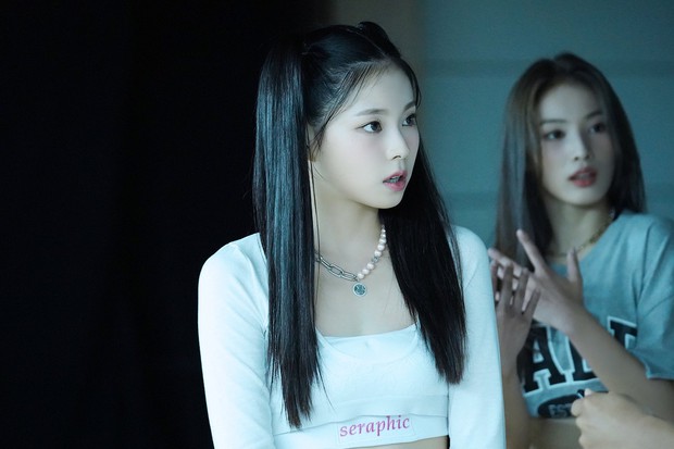 Nhan sắc nhóm nữ mới nhà JYP: Có khí chất riêng, mũi cao sắc lẹm của bản sao Lia chiếm spotlight - Ảnh 3.