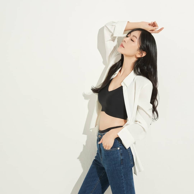 Ác nữ Penthouse Kim So Yeon gây nổ MXH với bộ ảnh nội y khoe trọn vòng 1 căng tràn, cô giáo sexy nhất màn ảnh Hàn đây rồi! - Ảnh 6.