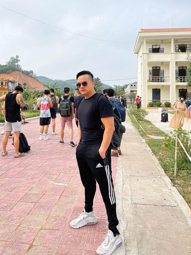 Cao Thái Sơn thông báo hết hạn cách ly tập trung, lý do gì chưa thể về TP.HCM? - Ảnh 3. Cao Thái Sơn thông báo hết hạn cách ly tập trung, lý do gì chưa thể về TP.HCM? - Ảnh 3.
