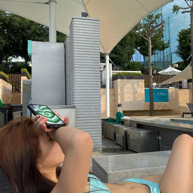 Yeri (Red Velvet) lột xác thành em út sexy nhất nhì Kpop: Diện bikini o ép vòng 1 ngộp thở, eo bánh mì hoá cơ bụng số 11 - Ảnh 7. Yeri (Red Velvet) lột xác thành em út sexy nhất nhì Kpop: Diện bikini o ép vòng 1 ngộp thở, eo bánh mì hoá cơ bụng số 11 - Ảnh 7.