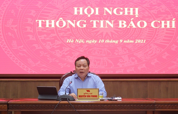 Hà Nội tròn 50 ngày giãn cách xã hội, F0 có xu hướng giảm, thành phố không thể giãn cách, phong tỏa mãi được - Ảnh 1. Hà Nội tròn 50 ngày giãn cách xã hội, F0 có xu hướng giảm, thành phố không thể giãn cách, phong tỏa mãi được - Ảnh 1.