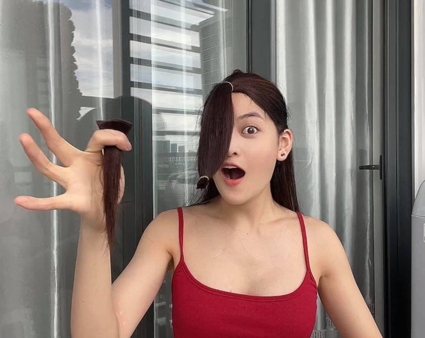 Thùy Anh đu trend tự cắt tóc layer trên TikTok, ai dè nhận kết quả méo mặt - Ảnh 3. Thùy Anh đu trend tự cắt tóc layer trên TikTok, ai dè nhận kết quả méo mặt - Ảnh 3.