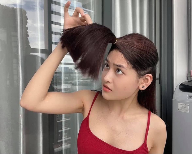 Thùy Anh đu trend tự cắt tóc layer trên TikTok, ai dè nhận kết quả méo mặt - Ảnh 5. Thùy Anh đu trend tự cắt tóc layer trên TikTok, ai dè nhận kết quả méo mặt - Ảnh 5.