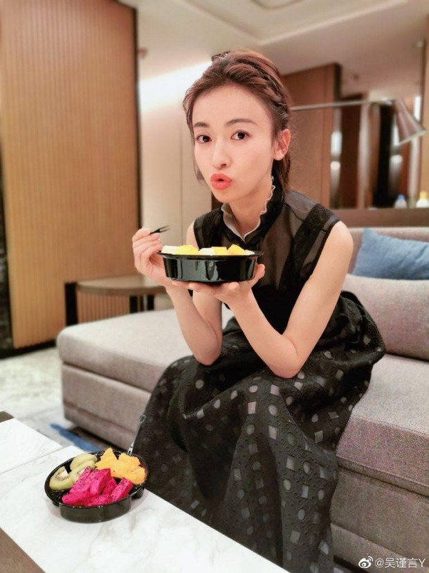 Angela Baby, Nhiệt Ba... cũng không lộ body siêu gầy như diễn viên này, nhìn vào thôi đã thấy xót ruột! - Ảnh 9. Angela Baby, Nhiệt Ba... cũng không lộ body siêu gầy như diễn viên này, nhìn vào thôi đã thấy xót ruột! - Ảnh 9.