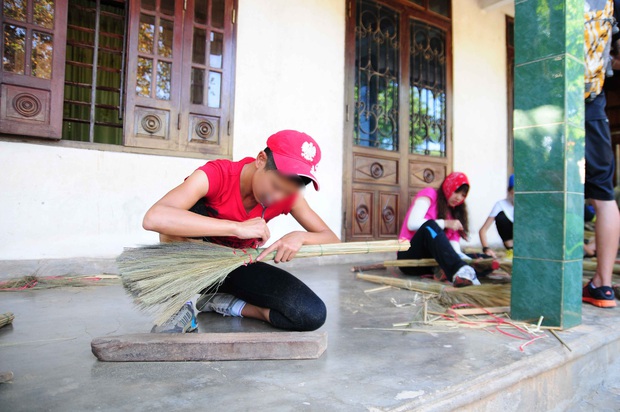 Nữ thí sinh Cuộc Đua Kỳ Thú hi sinh cạo trọc đầu vẫn bị ghét vì hiếu thắng, vô lễ với người lớn tuổi - Ảnh 2. Nữ thí sinh Cuộc Đua Kỳ Thú hi sinh cạo trọc đầu vẫn bị ghét vì hiếu thắng, vô lễ với người lớn tuổi - Ảnh 2.