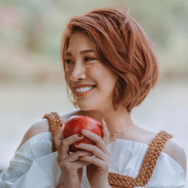 Ngoài Công Vinh, Pha Lê từng vướng ồn ào tình ái với 1 cầu thủ nổi tiếng nhưng bị dội thẳng gáo nước lạnh - Ảnh 2. Ngoài Công Vinh, Pha Lê từng vướng ồn ào tình ái với 1 cầu thủ nổi tiếng nhưng bị dội thẳng gáo nước lạnh - Ảnh 2.