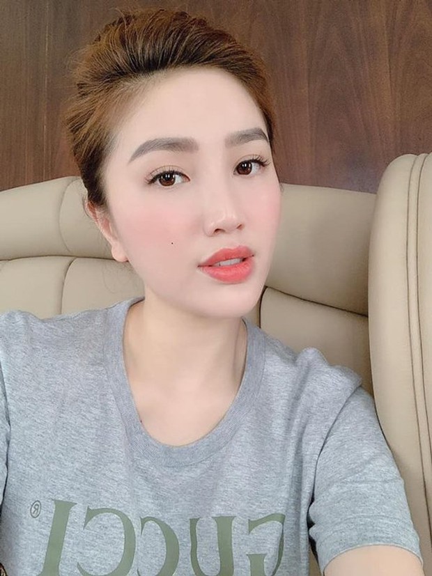 Bảo Thy nói gì khi bị soi cằm lệch, rộ nghi vấn gọt hàm trùng tu nhan sắc? - Ảnh 4. Bảo Thy nói gì khi bị soi cằm lệch, rộ nghi vấn gọt hàm trùng tu nhan sắc? - Ảnh 4.