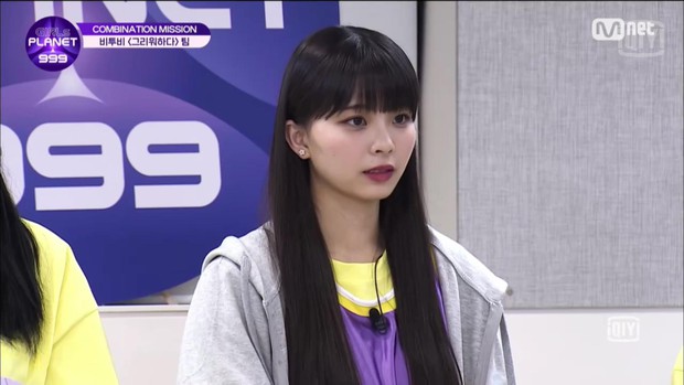 Top 1 Girls Planet 999 bị khiển trách vì hát lệch tông: Giờ chỉ có nước tụt hạng thôi! - Ảnh 1. Top 1 Girls Planet 999 bị khiển trách vì hát lệch tông: Giờ chỉ có nước tụt hạng thôi! - Ảnh 1.