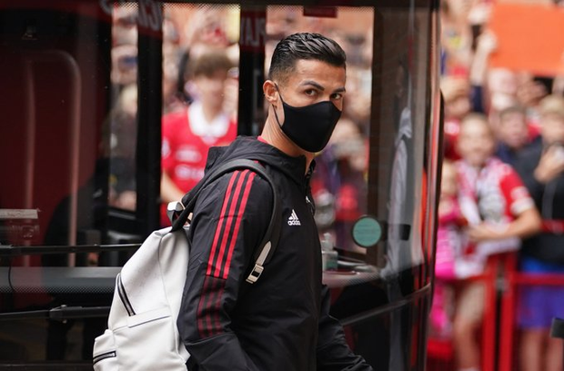 Trực tiếp Man United vs Newcastle: Ronaldo chính thức đá chính! Các fan của Quỷ đỏ không thể hạnh phúc hơn!! - Ảnh 2. Trực tiếp Man United vs Newcastle: Ronaldo chính thức đá chính! Các fan của Quỷ đỏ không thể hạnh phúc hơn!! - Ảnh 2.