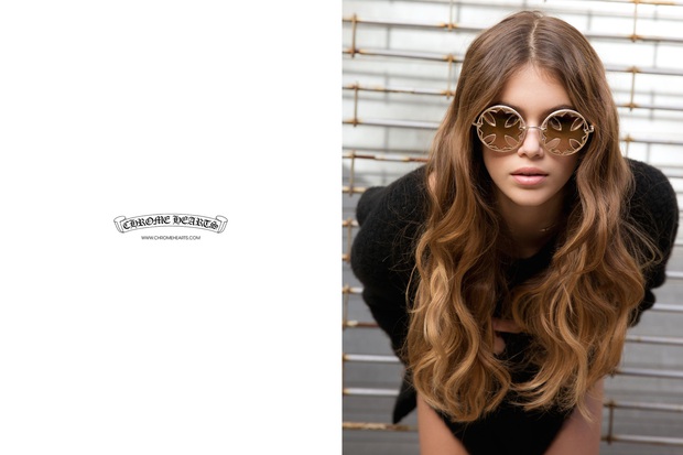Kaia Gerber: Con gái siêu mẫu đắt giá nhất hành tinh, tỷ lệ cơ thể 7,5 đầu gây choáng và một rổ thành tích hất cẳng nhiều chân dài cùng thời - Ảnh 12. Kaia Gerber: Con gái siêu mẫu đắt giá nhất hành tinh, tỷ lệ cơ thể 7,5 đầu gây choáng và một rổ thành tích hất cẳng nhiều chân dài cùng thời - Ảnh 12.