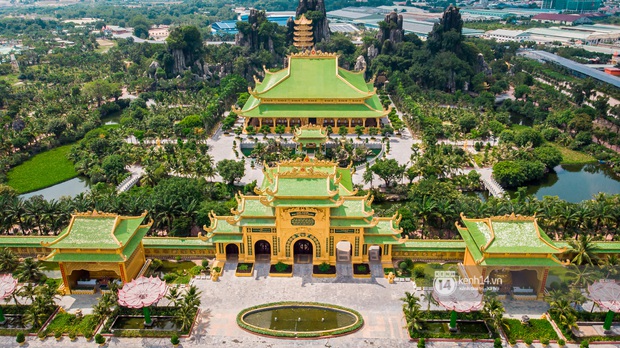 Hôm nay Đại Nam - tâm huyết cả đời của đại gia Dũng lò vôi tròn 13 tuổi: KDL 6000 tỷ cấm showbiz và 7749 drama bủa vây - Ảnh 2. Hôm nay Đại Nam - tâm huyết cả đời của đại gia Dũng lò vôi tròn 13 tuổi: KDL 6000 tỷ cấm showbiz và 7749 drama bủa vây - Ảnh 2.