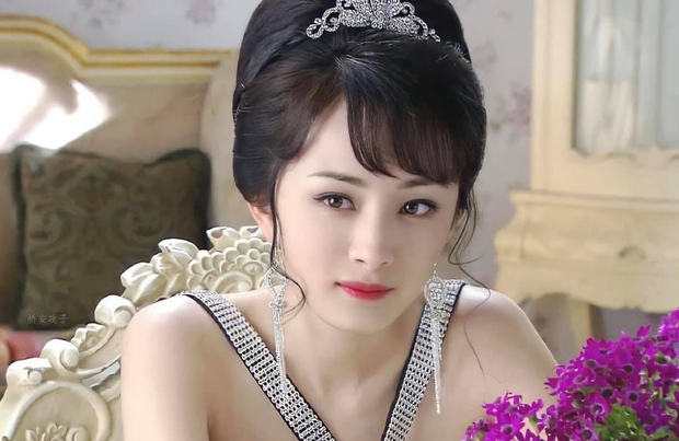 Ngày trẻ Dương Mịch xinh như thiên thần nhưng vẫn bị trừ điểm búi tóc, ngày nay rút kinh nghiệm nên không chê được gì luôn - Ảnh 1. Ngày trẻ Dương Mịch xinh như thiên thần nhưng vẫn bị trừ điểm búi tóc, ngày nay rút kinh nghiệm nên không chê được gì luôn - Ảnh 1.